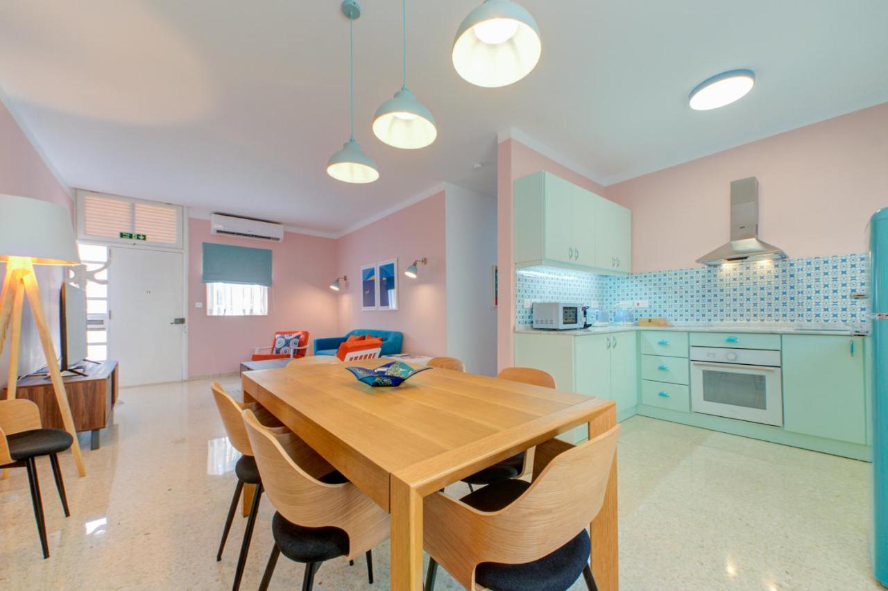 Colorful & Spacious Home With Yard - Close To Xemxija Bay St. Paul's Bay Buitenkant foto